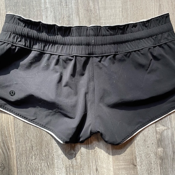 Lululemon Reversible Board Shorts - Picture 5 of 5